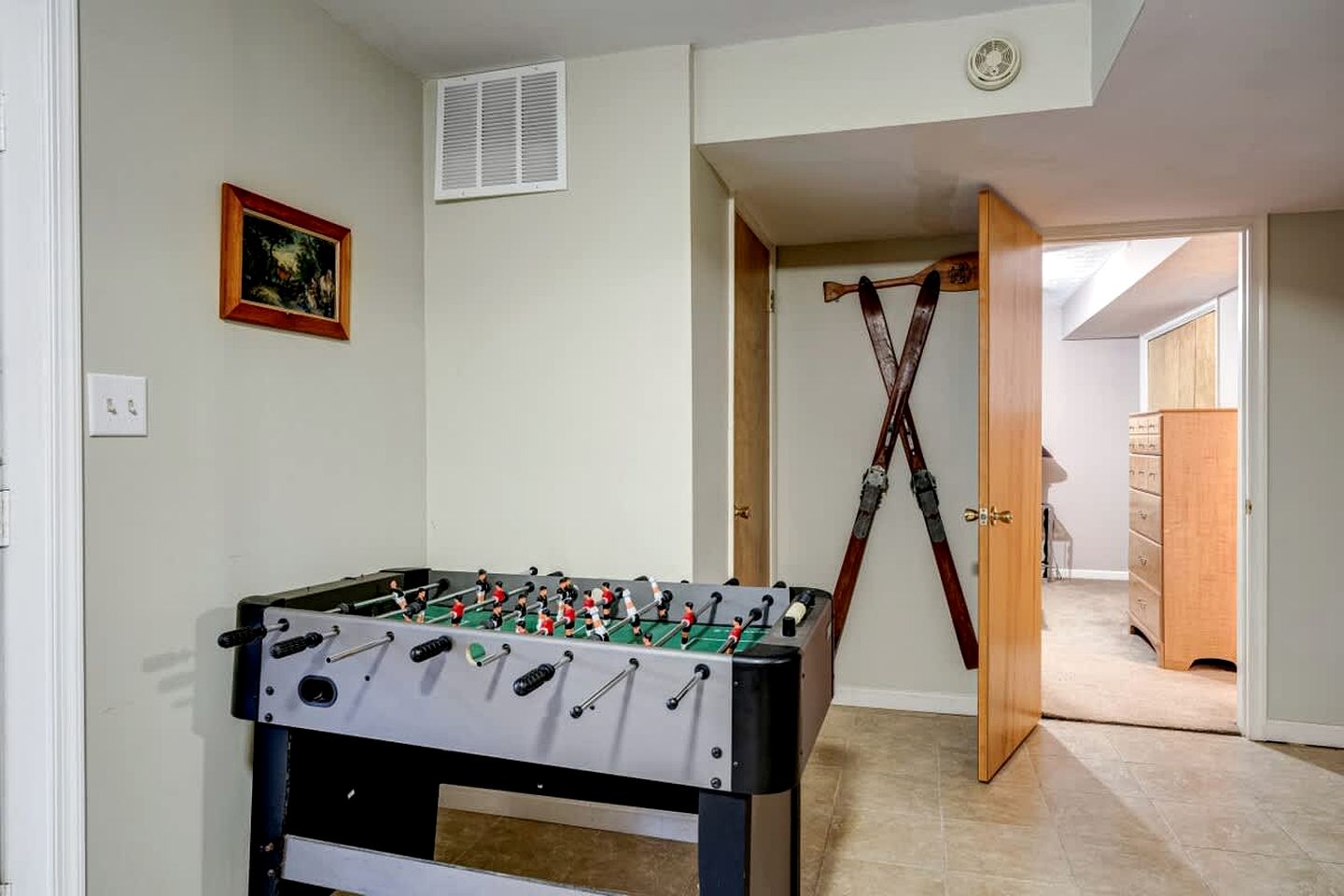 Inviting and Cozy Log Cabin with Hot Tub and Fire Pit near the Historic Downtown Berkeley Springs, West Virginia