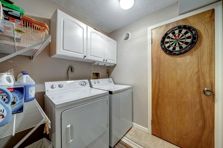 Cabins (United States of America, --, West Virginia)