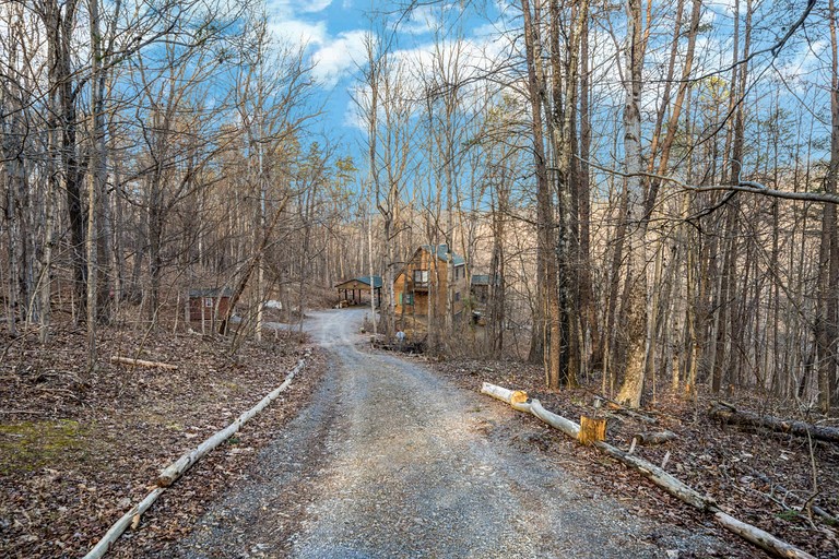 Cabins (United States of America, --, West Virginia)