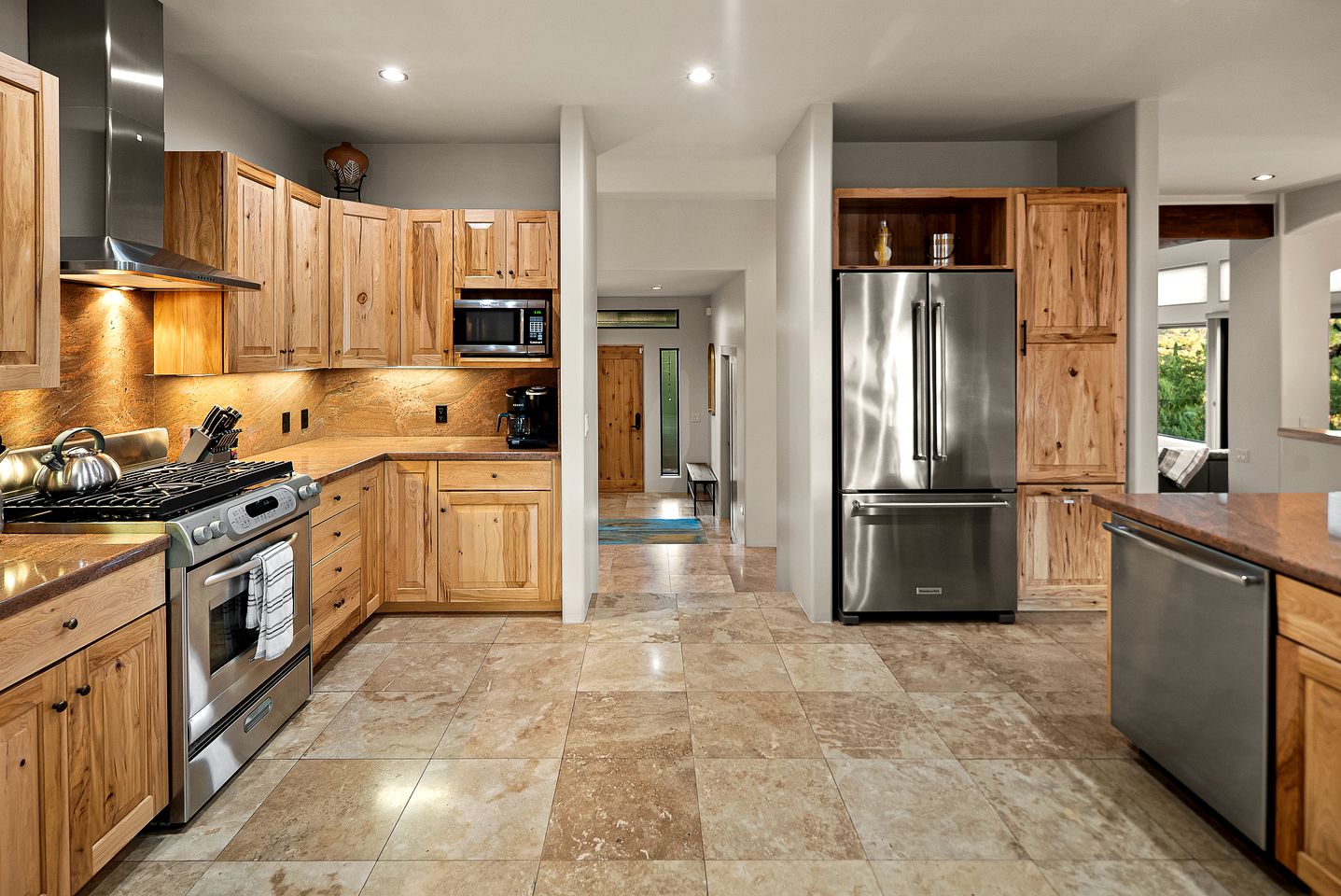 Beautiful Rental with Game Room, Hot-Tub and Views in Arizona