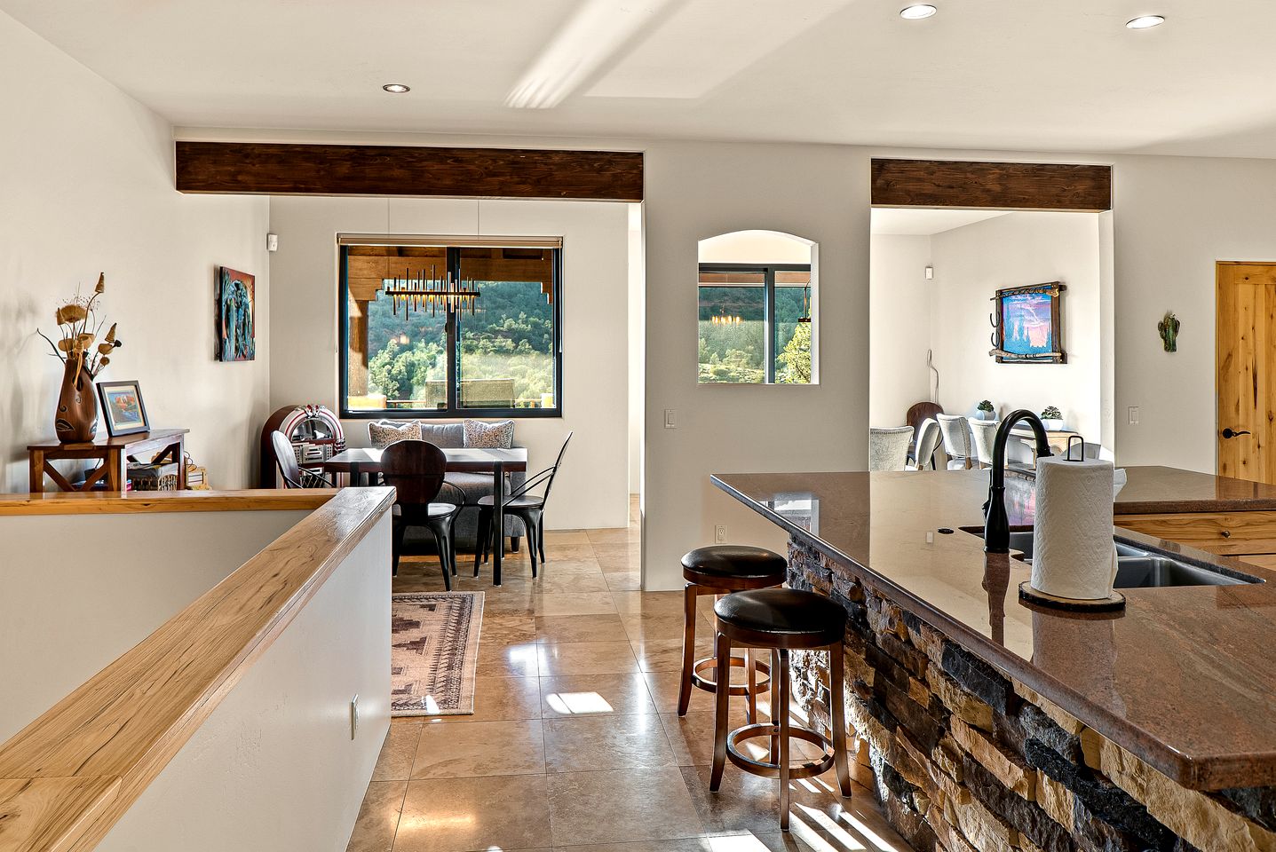 Beautiful Rental with Game Room, Hot-Tub and Views in Arizona