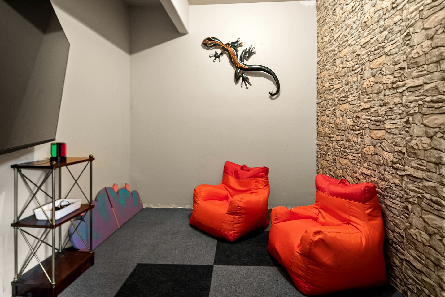 Beautiful Rental with Game Room, Hot-Tub and Views in Arizona