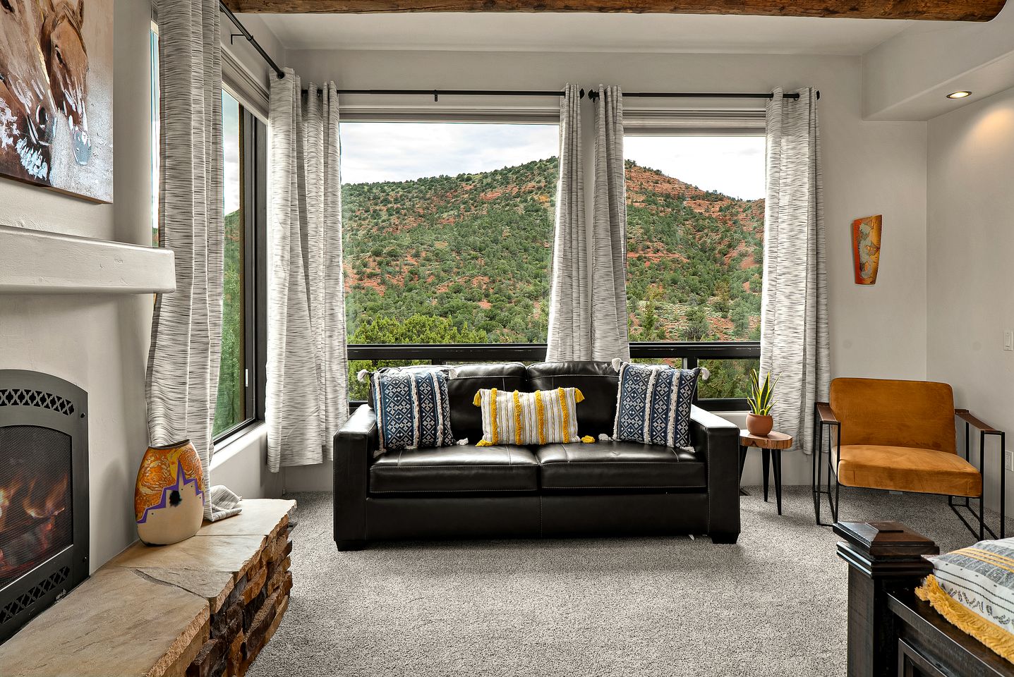 Beautiful Rental with Game Room, Hot-Tub and Views in Arizona