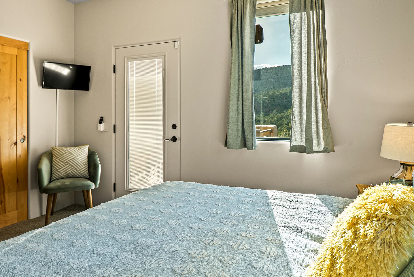 Beautiful Rental with Game Room, Hot-Tub and Views in Arizona