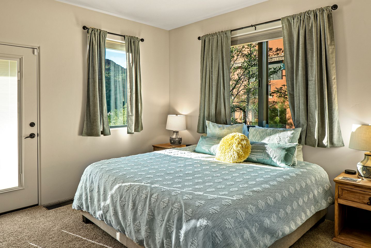 Beautiful Rental with Game Room, Hot-Tub and Views in Arizona