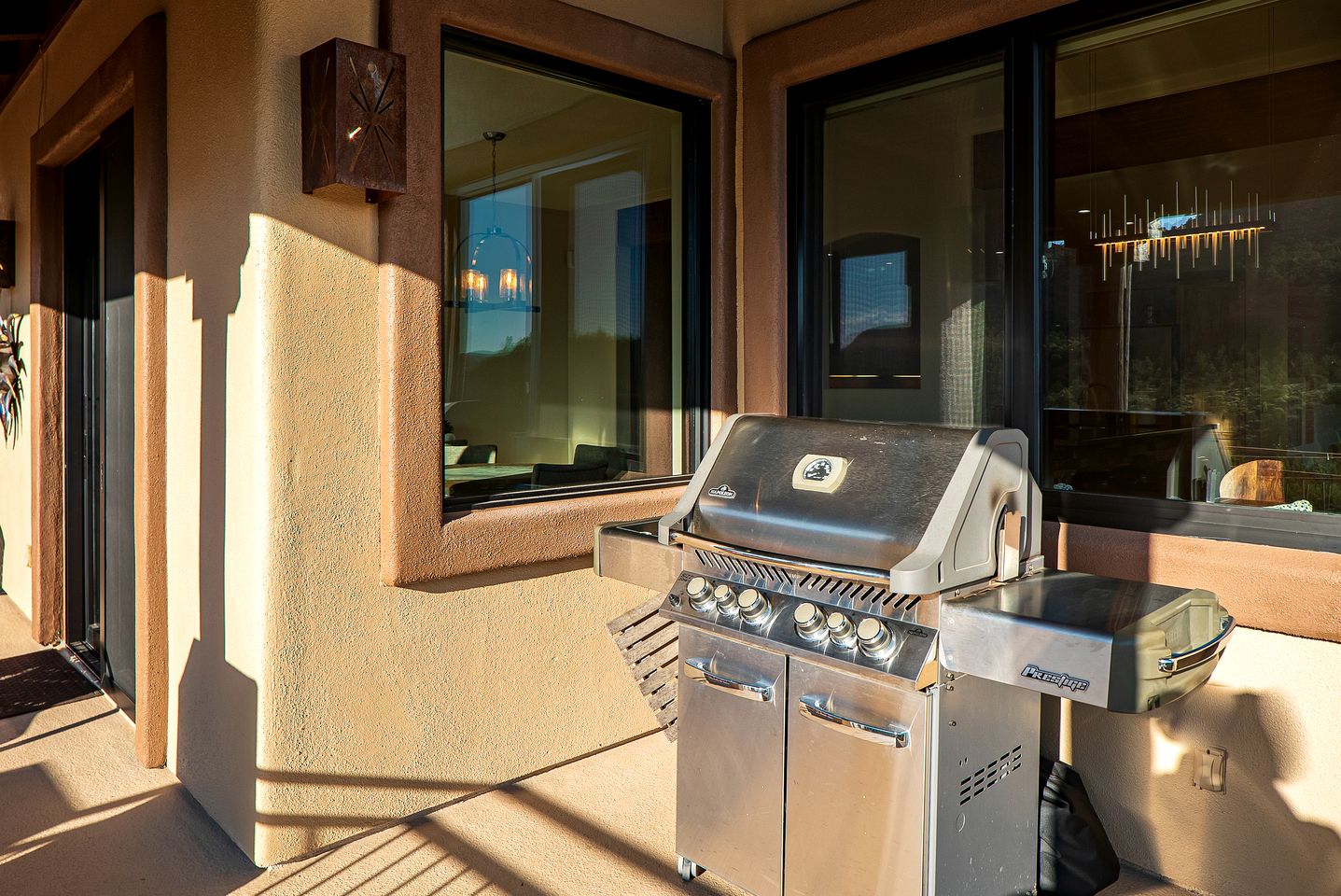 Beautiful Rental with Game Room, Hot-Tub and Views in Arizona