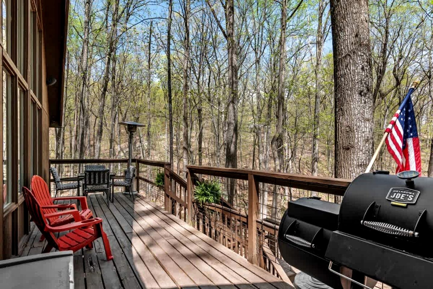 Rustic, Country Cabin with a Private Hot Tub and Sauna for the Ultimate Luxurious Glamping Experience, Hedgesville, WV