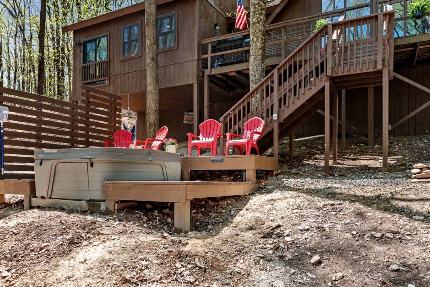 Rustic, Country Cabin with a Private Hot Tub and Sauna for the Ultimate Luxurious Glamping Experience, Hedgesville, WV
