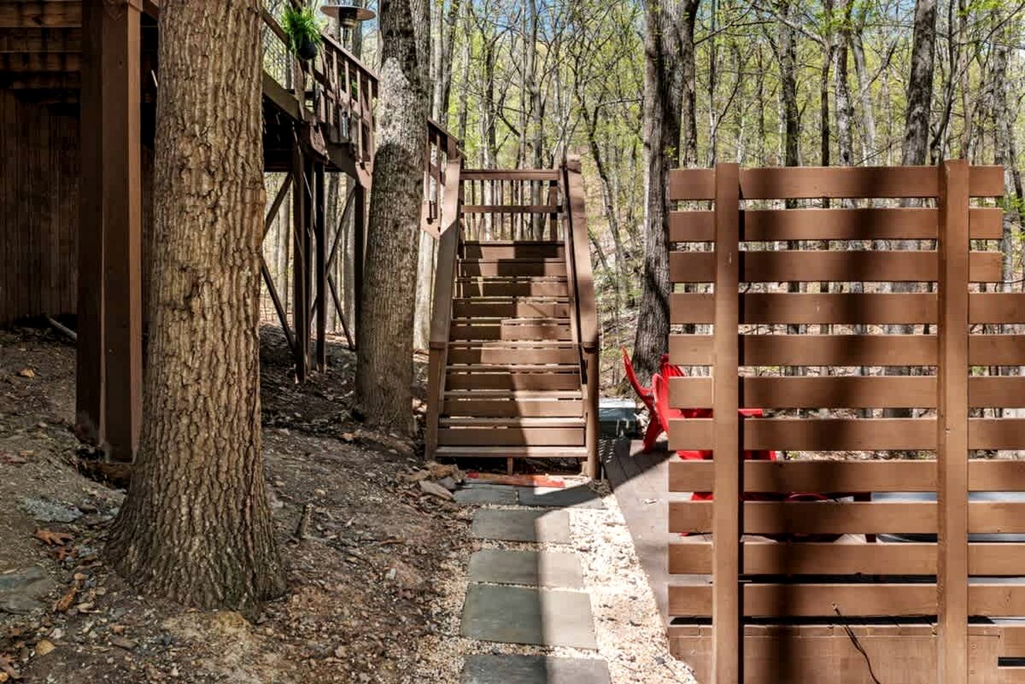 Rustic, Country Cabin with a Private Hot Tub and Sauna for the Ultimate Luxurious Glamping Experience, Hedgesville, WV