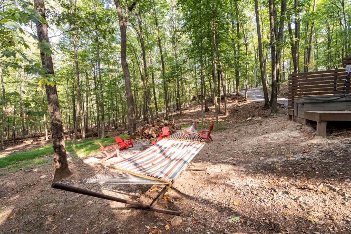 Rustic, Country Cabin with a Private Hot Tub and Sauna for the Ultimate Luxurious Glamping Experience, Hedgesville, WV