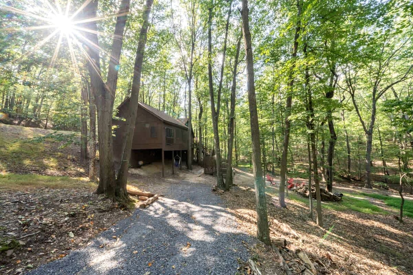 Rustic, Country Cabin with a Private Hot Tub and Sauna for the Ultimate Luxurious Glamping Experience, Hedgesville, WV