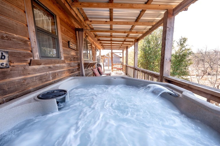 Secluded and Romantic Cabin for Two with Private Hot Tub in Fredericksburg, Texas | Cabins (Fredericksburg, Texas, United States of America)