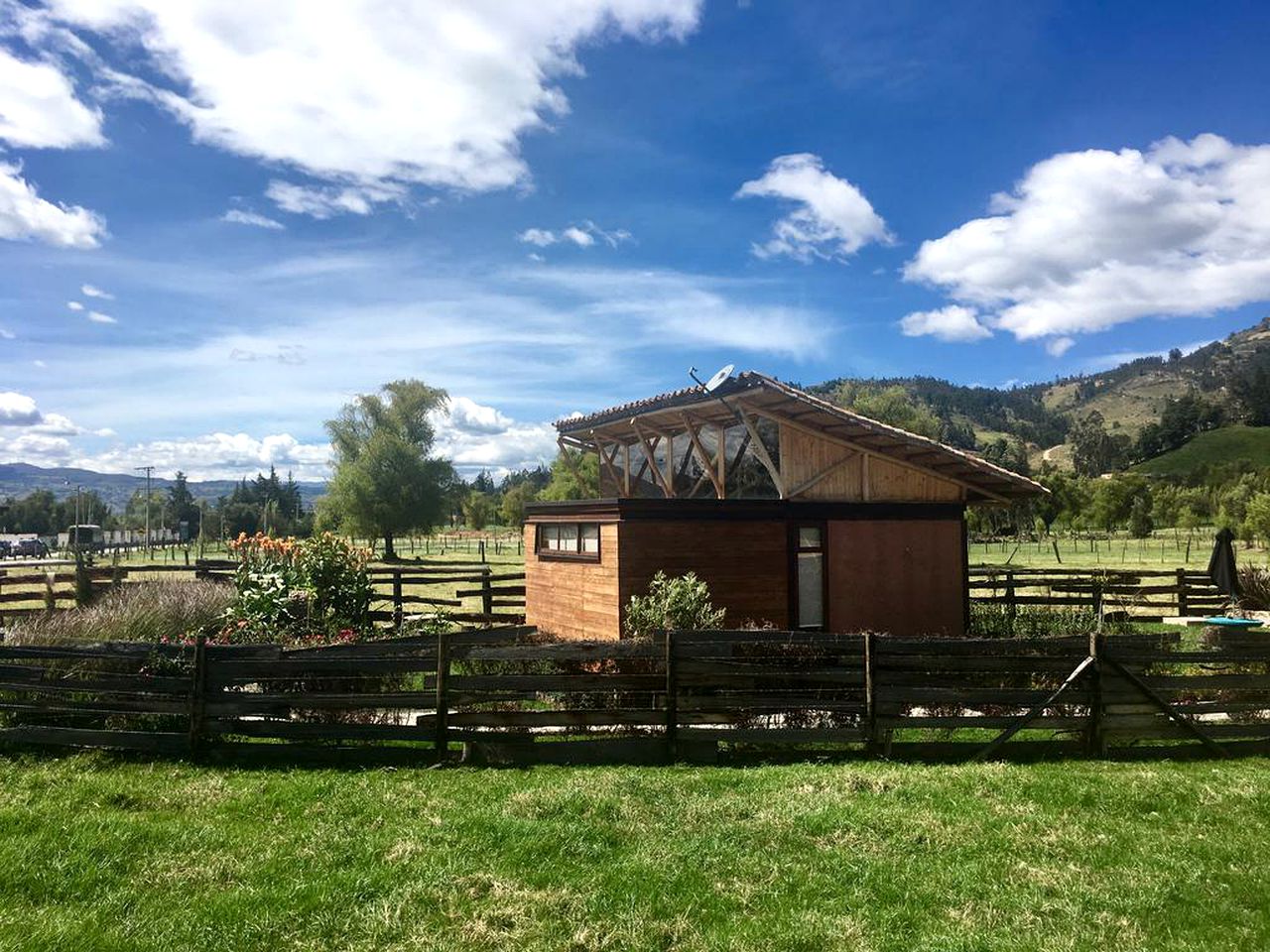 Spacious Family-Friendly Cabin Rental with a Jacuzzi in Iza, Colombia