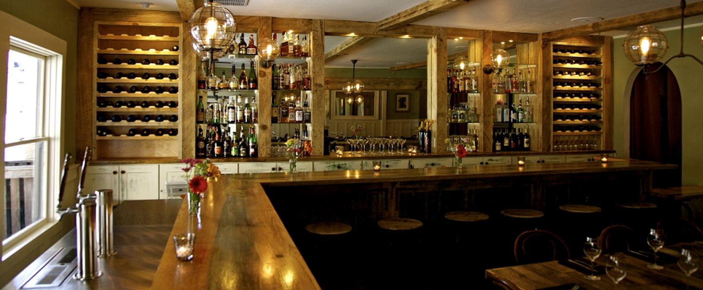 Inviting Boutique Property Room for Yosemite National Park Getaway in Groveland, California