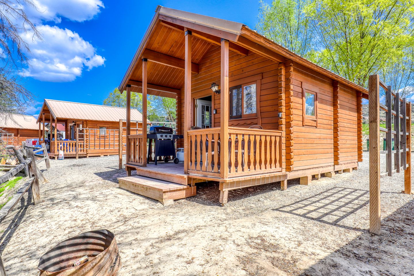 Waterfront Cabin Electric City, Washington Glamping Hub