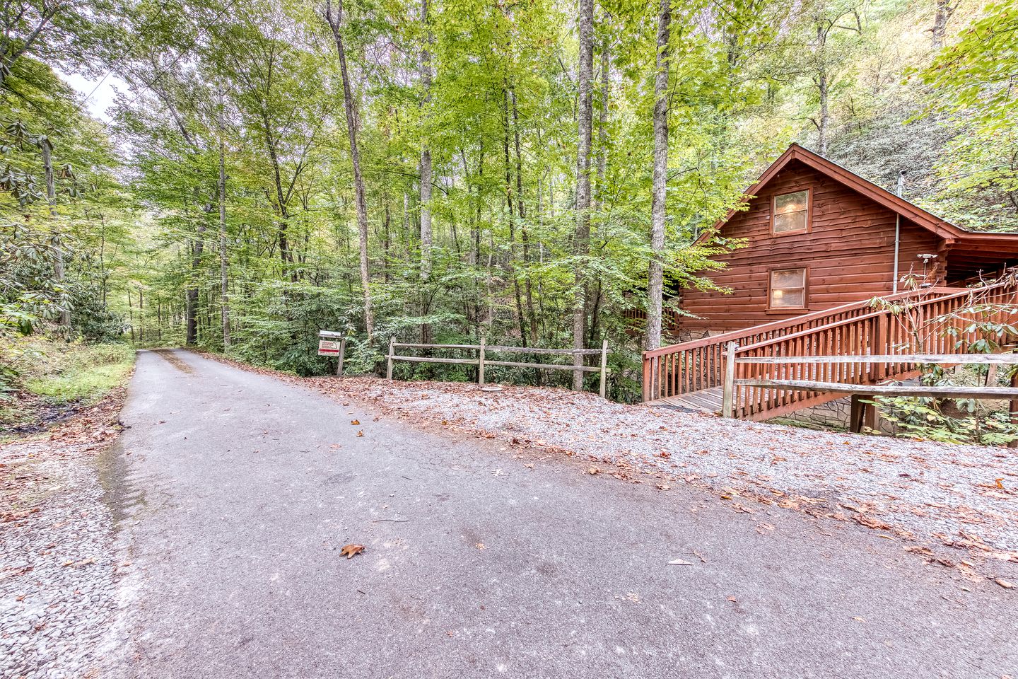 Cabin Rental with a Hot Tub Knoxville, TN Glamping Hub