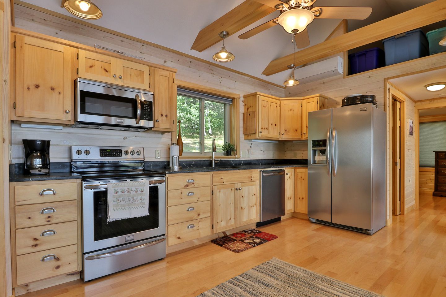 Waterfront Vacation Rental in Bowdoinham, Maine