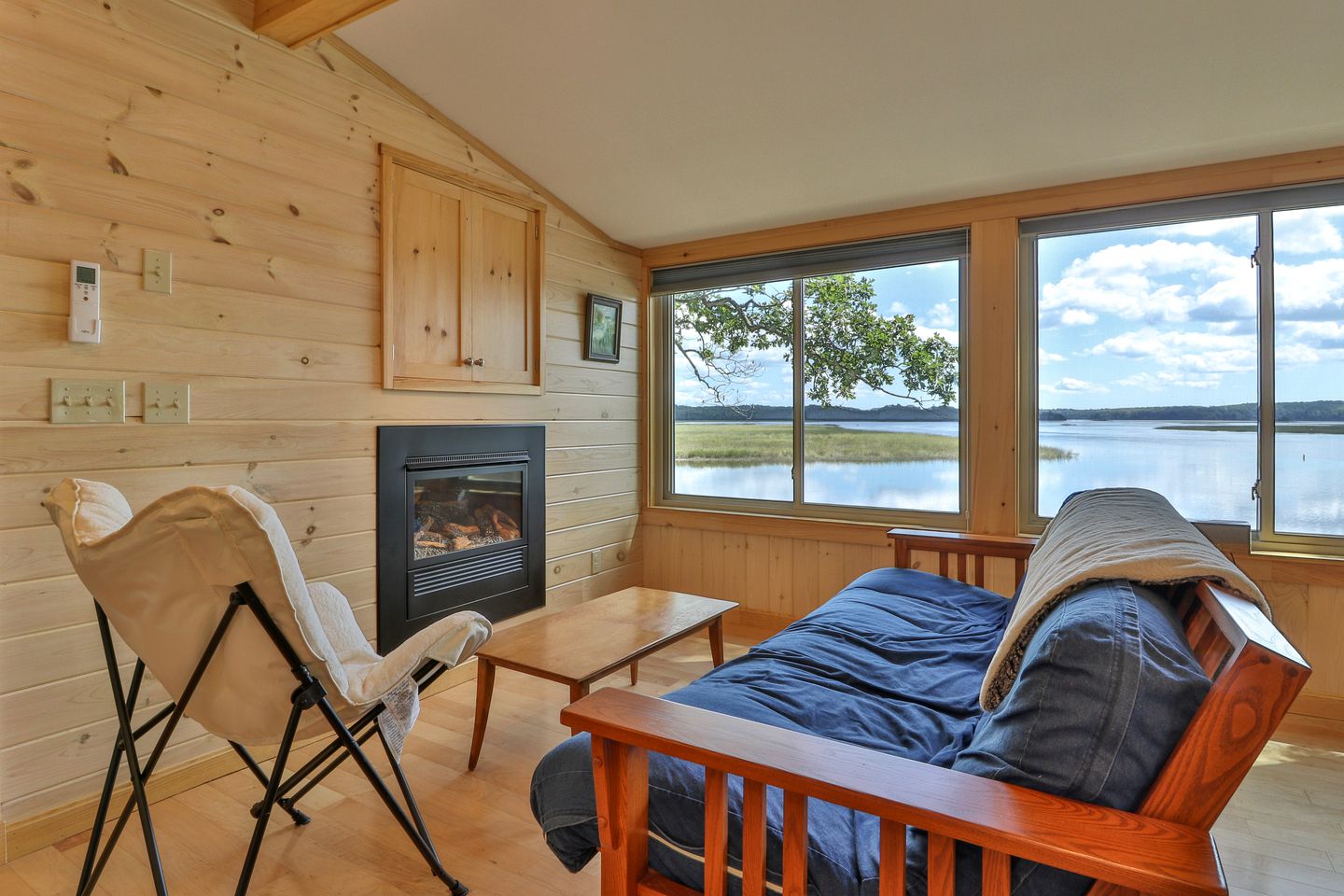 Waterfront Vacation Rental in Bowdoinham, Maine