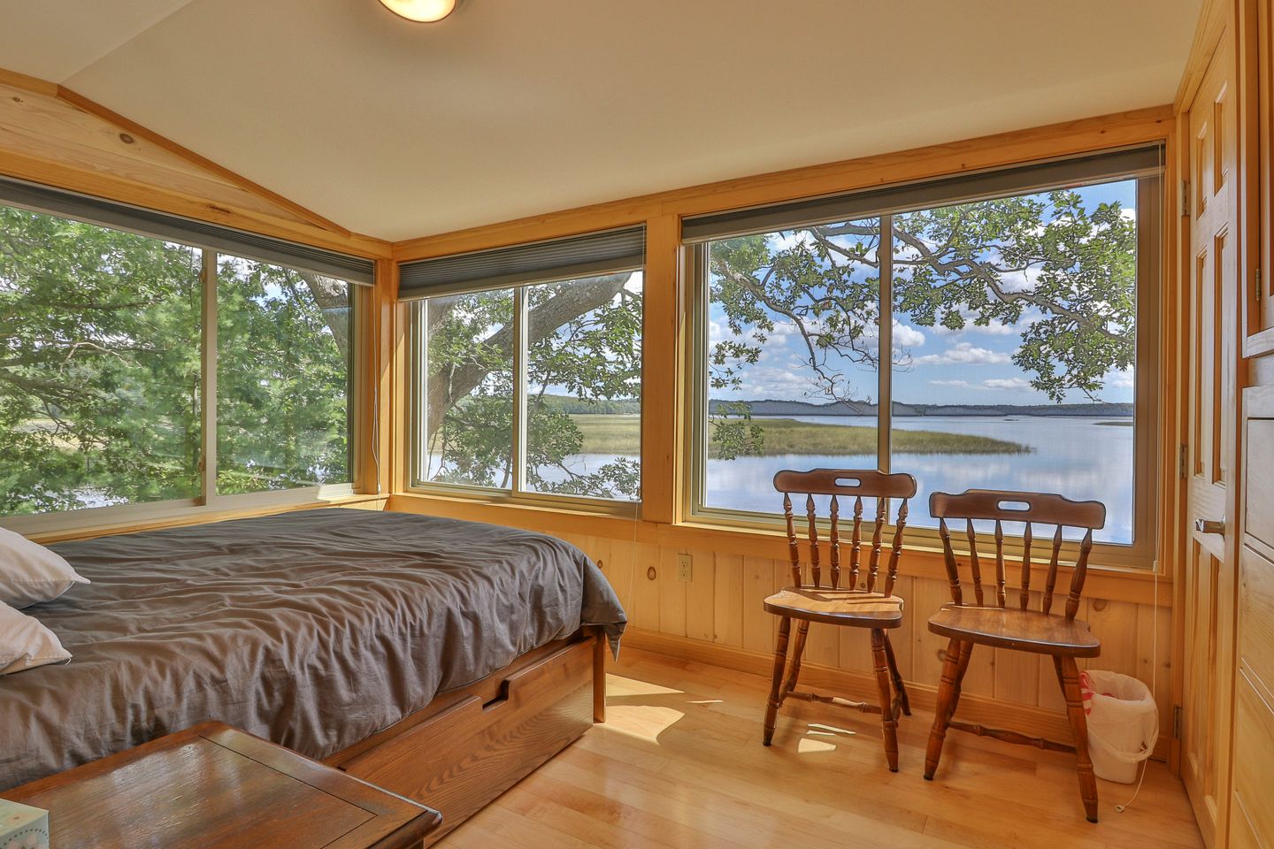 Waterfront Vacation Rental in Bowdoinham, Maine