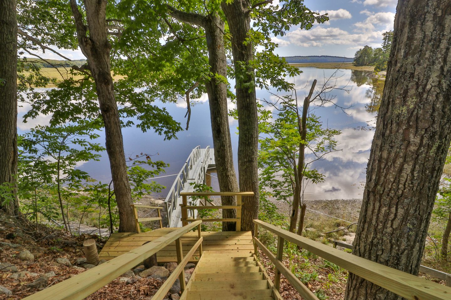 Waterfront Vacation Rental in Bowdoinham, Maine