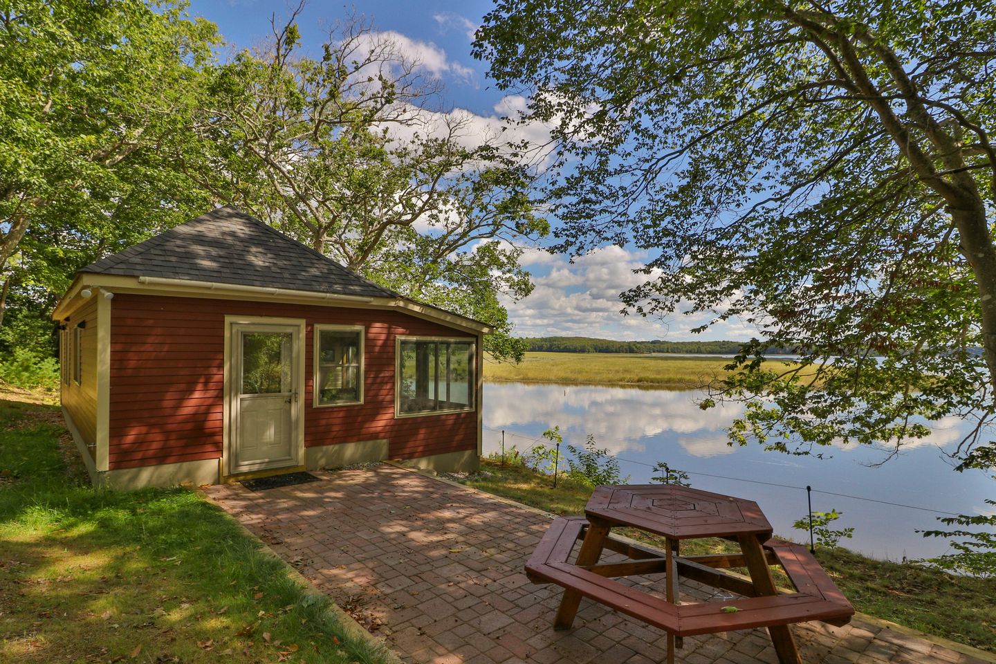 Waterfront Vacation Rental in Bowdoinham, Maine