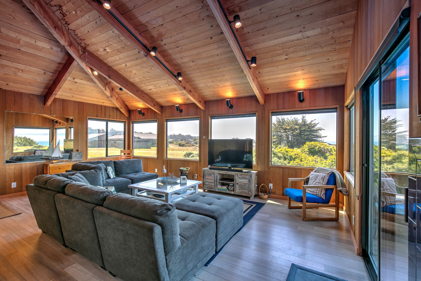 Cabin Rental with a Pool in Sea Ranch, California