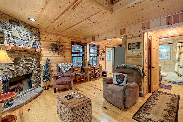 Cabin Sautee Nacoochee, Glamping Hub