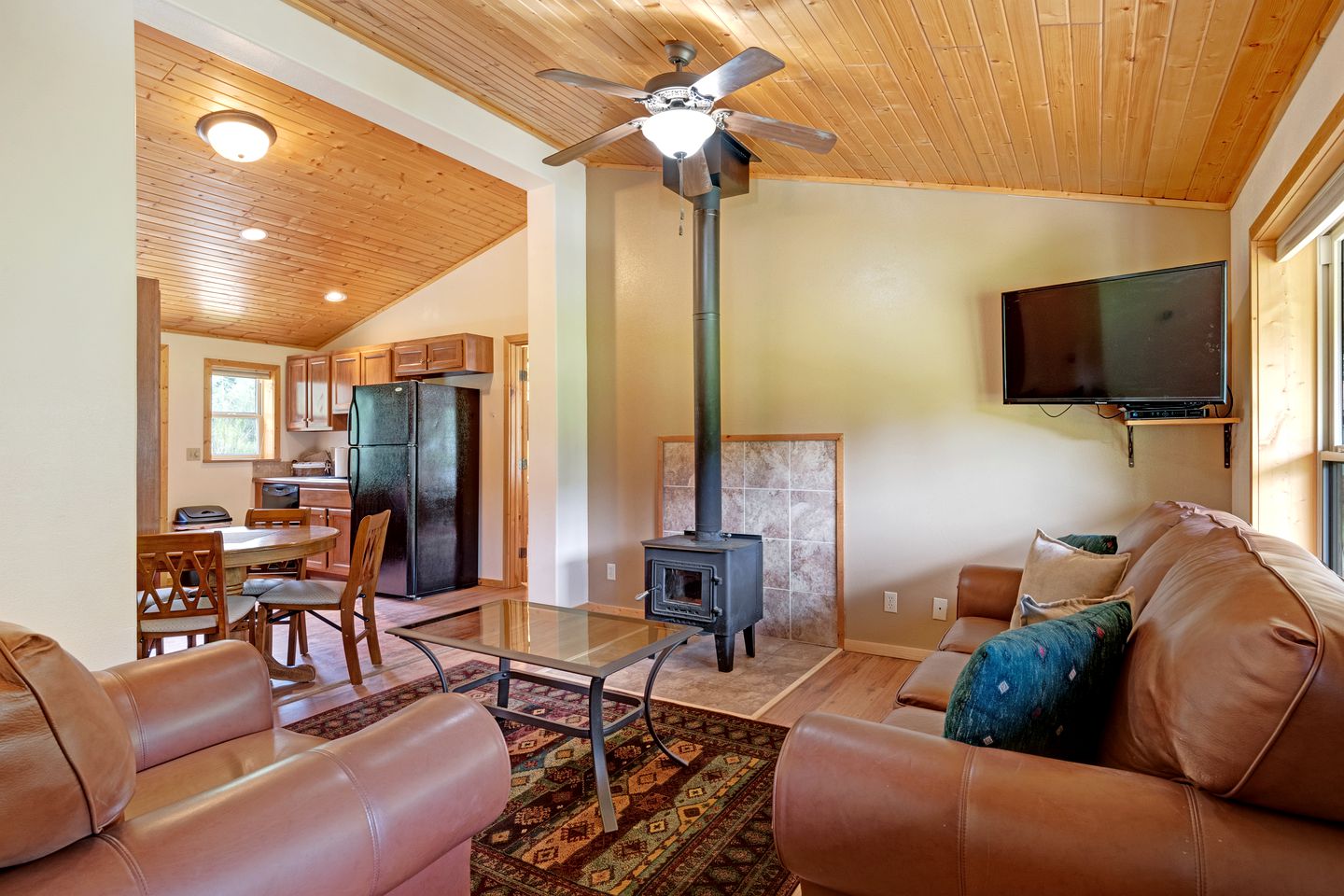 Creekside Cabin South Fork, Colorado Glamping Hub