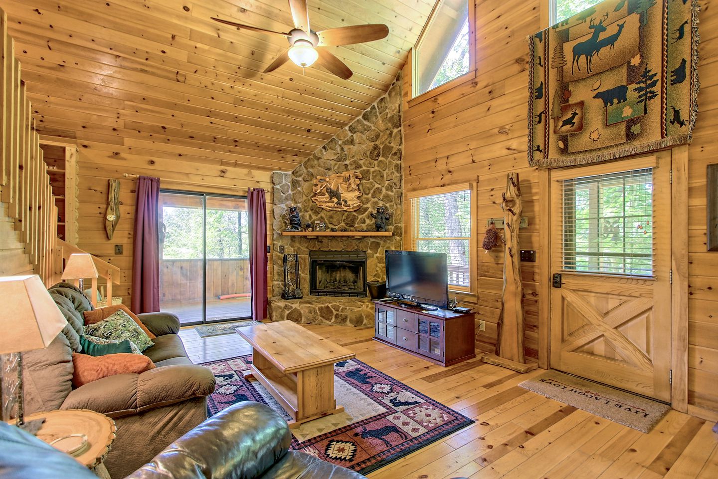 Cabin Rental with Hot Tub in Blairsville,