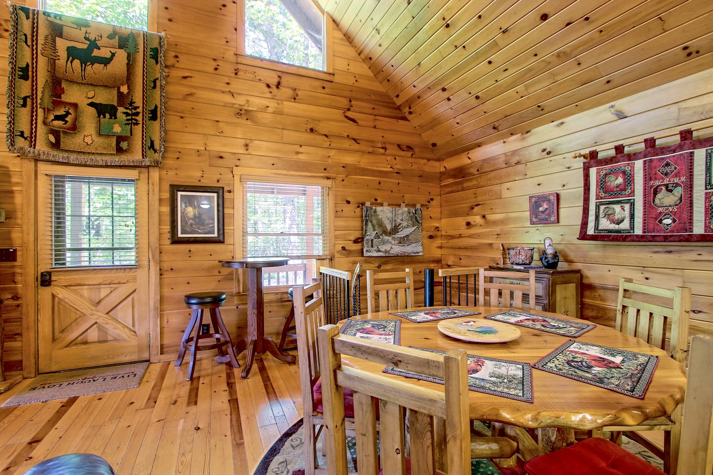 Cabin Rental with Hot Tub in Blairsville,