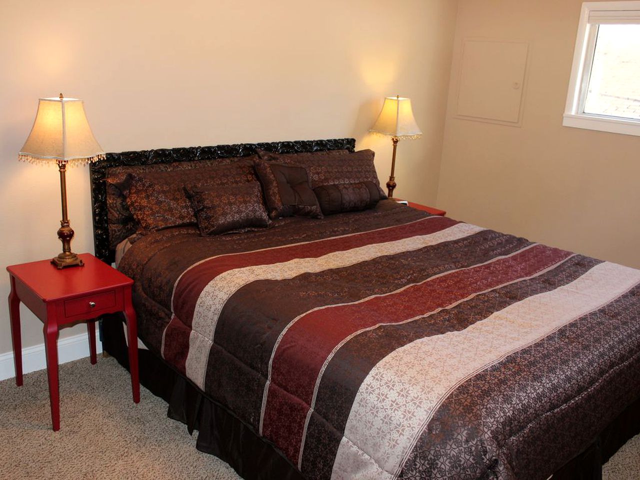 Unique Cottage Getaway on Farm in Oak Harbor, Washington