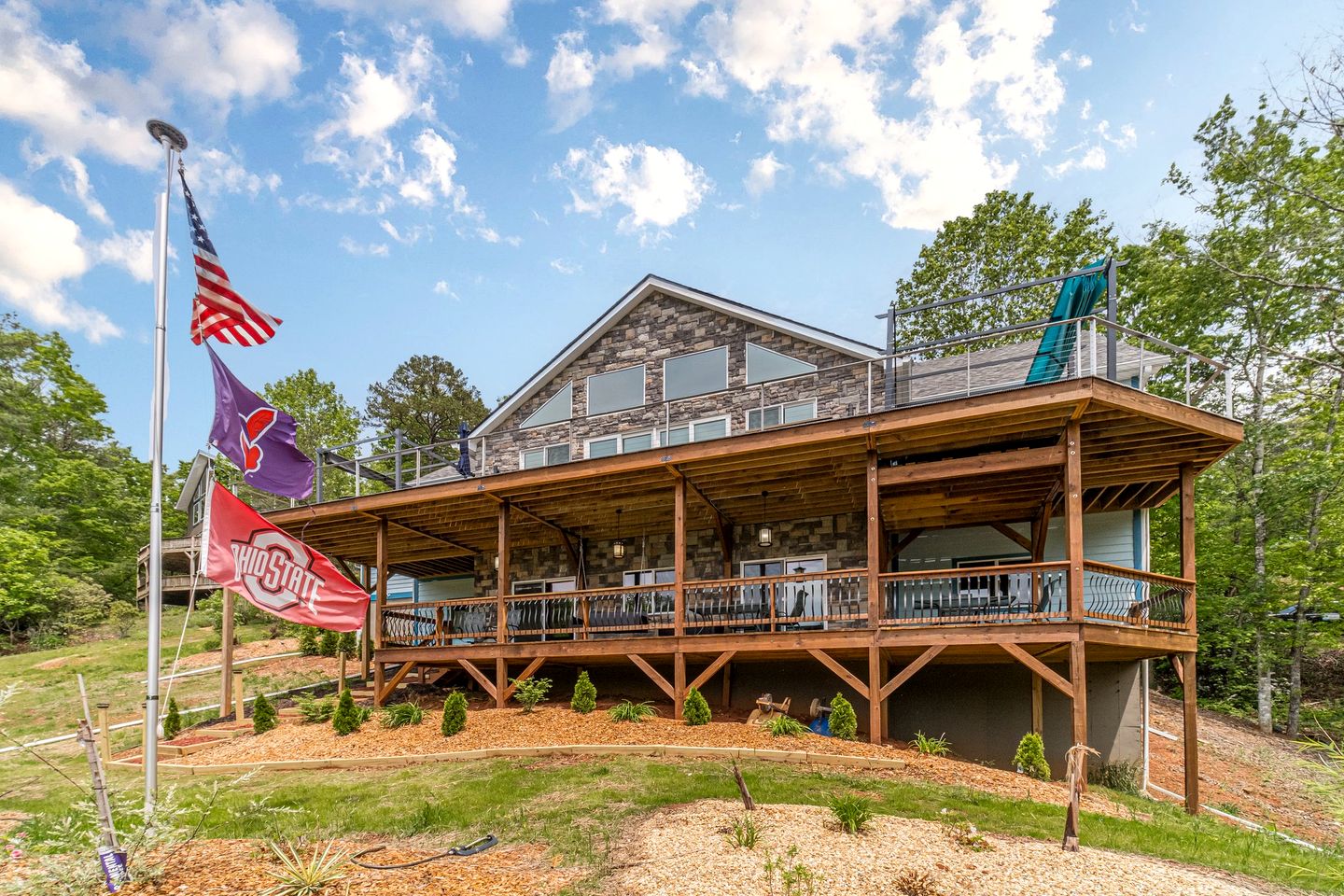 Incredible Luxurious Vacation Rental with Golf Course Views, Hot Tub, Sauna, and Games for an Unforgettable Escape in Helen, Georgia