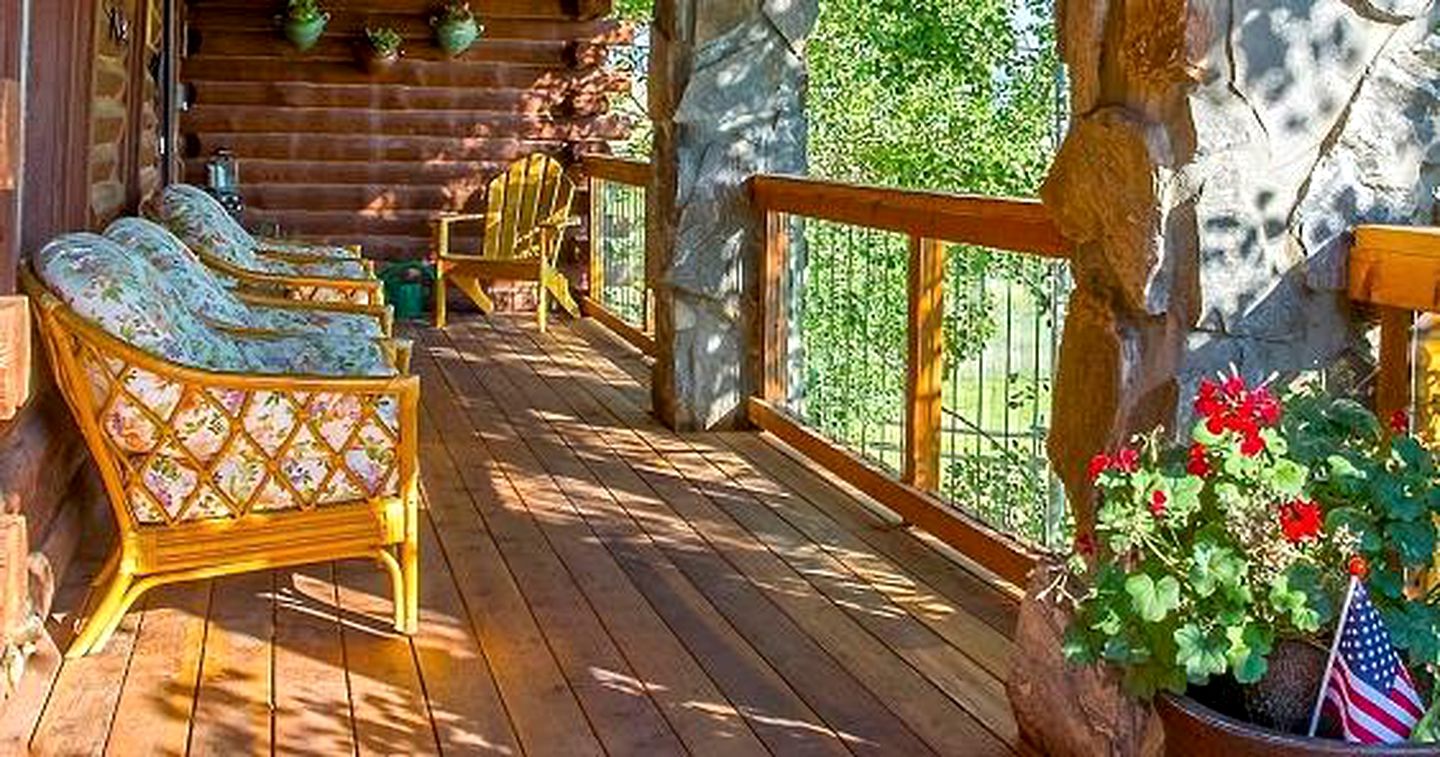 Family Vacation Rental at a Wolf Sanctuary in the Absaroka Mountains, Montana