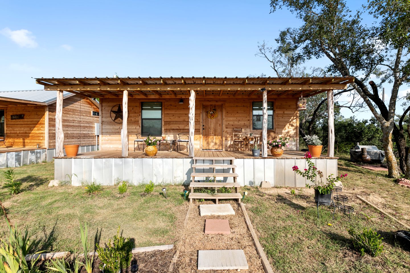 HR Cabin 4 The Sunflower Cottage, Cabins, Fredericksburg, United