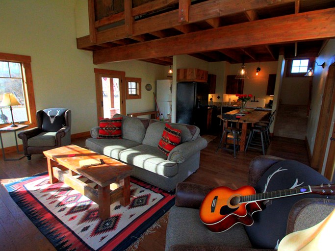 Cabins (Glen, Montana, United States)