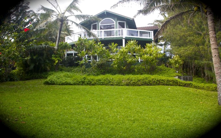 Beach Houses (Huelo, Hawaii, United States)