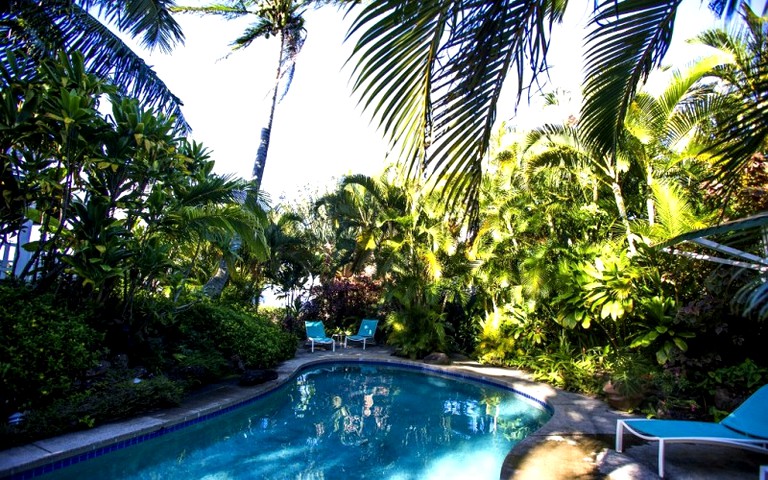 Beach Houses (Huelo, Hawaii, United States)