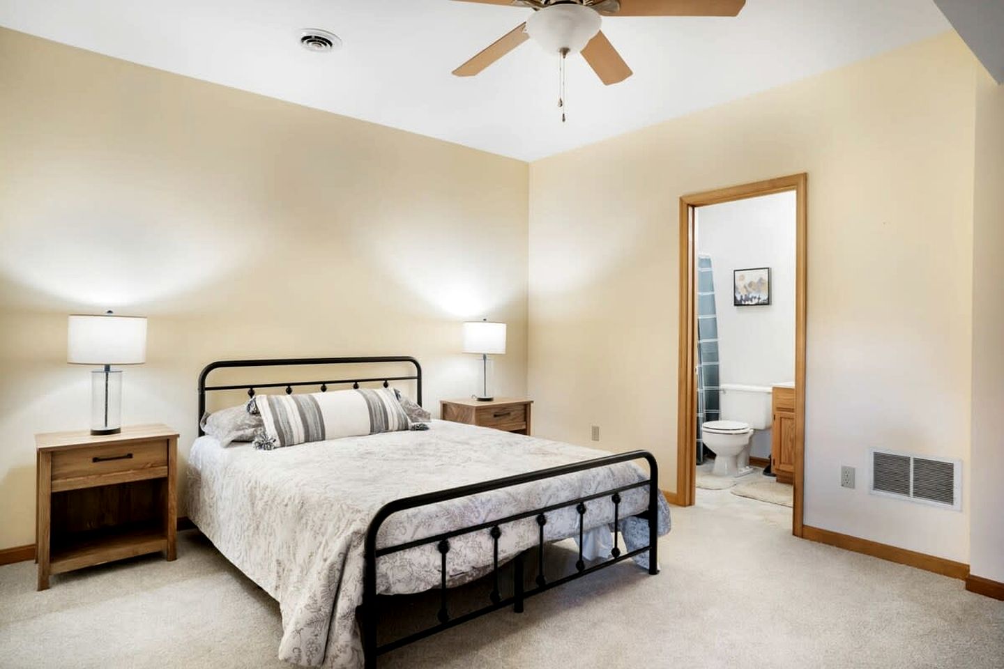 Huge Modern Cabin Perfect for Your Group with Hot Tub, Fire Pit, Covered Porch, Community Amenities and More Ready for You in Berkely Springs, WV