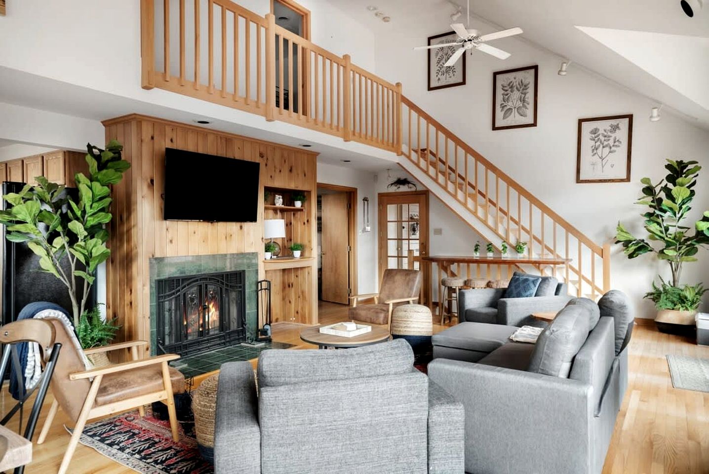 Huge Modern Cabin Perfect for Your Group with Hot Tub, Fire Pit, Covered Porch, Community Amenities and More Ready for You in Berkely Springs, WV