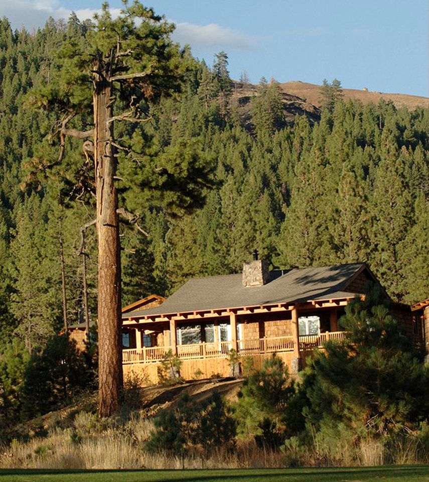 Cabin Rental near Plumas National Forest