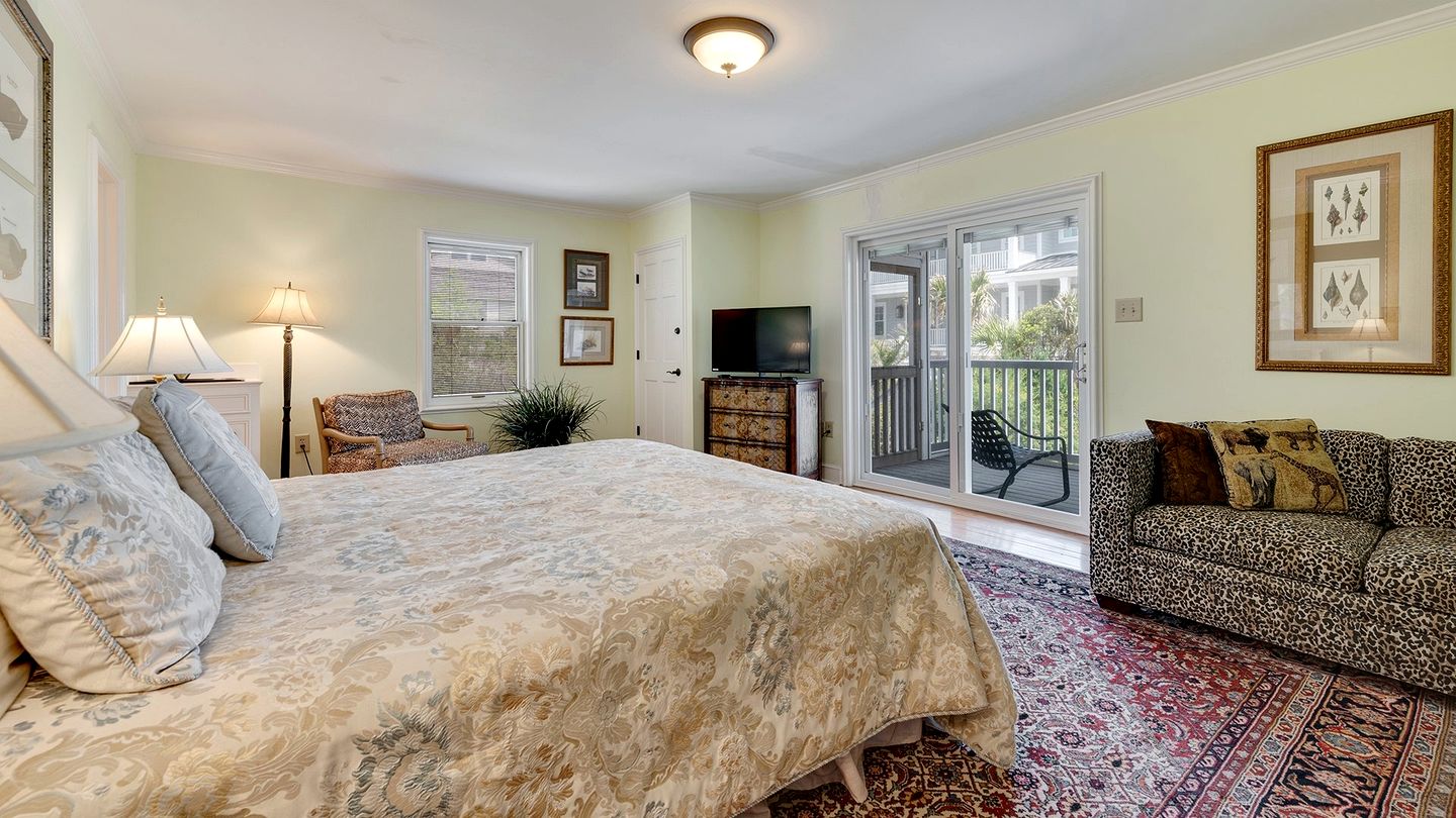 Expansive Beach House in Gated Community with Ocean Views in Georgetown, South Carolina