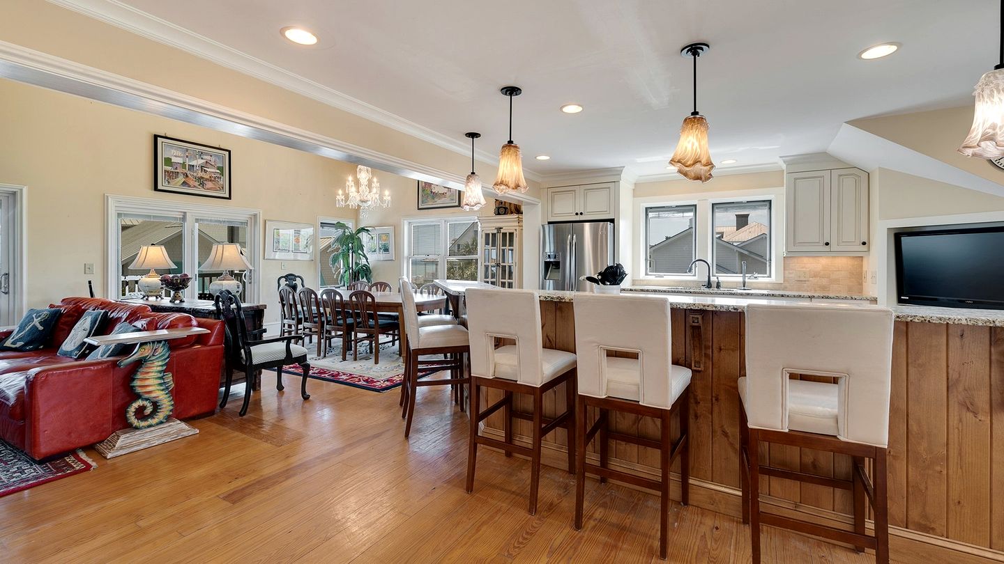 Expansive Beach House in Gated Community with Ocean Views in Georgetown, South Carolina