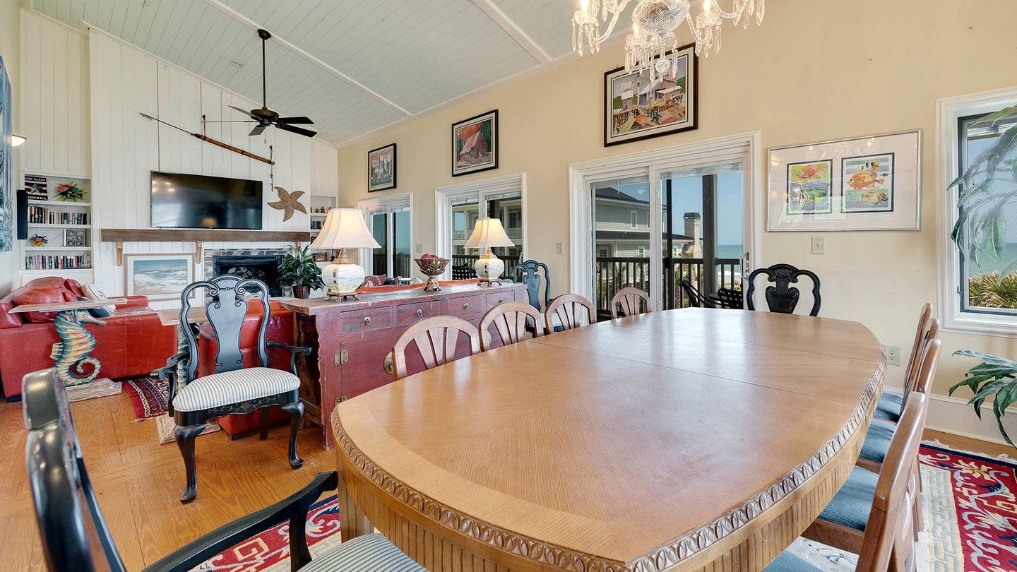 Expansive Beach House in Gated Community with Ocean Views in Georgetown, South Carolina