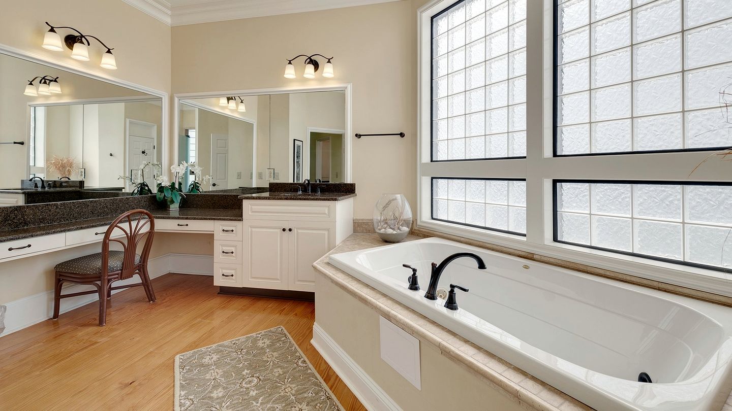 Expansive Beach House in Gated Community with Ocean Views in Georgetown, South Carolina