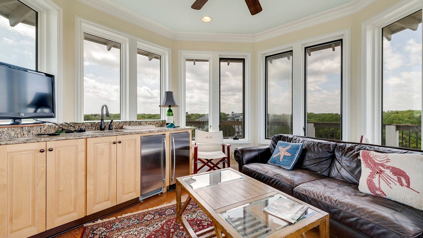 Expansive Beach House in Gated Community with Ocean Views in Georgetown, South Carolina