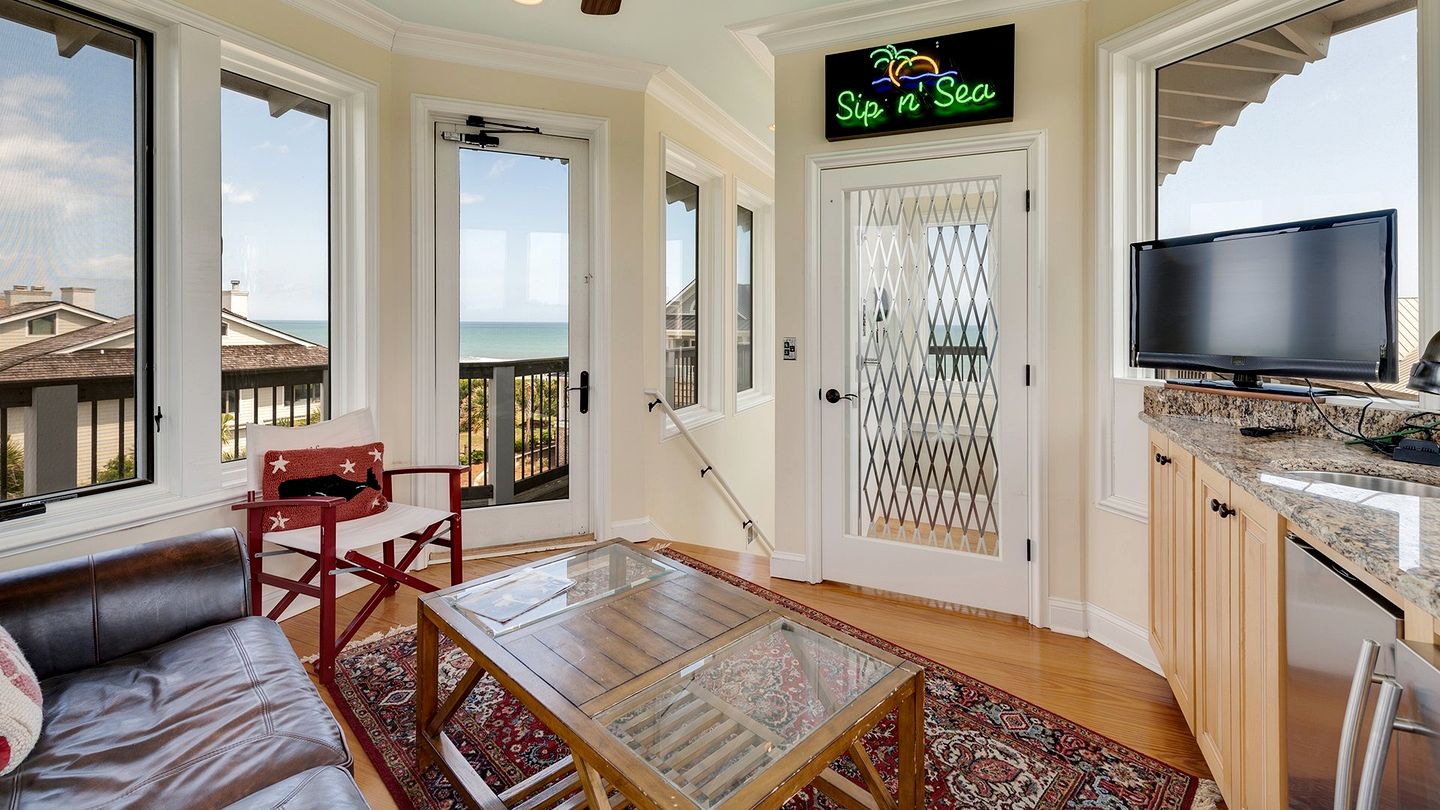 Expansive Beach House in Gated Community with Ocean Views in Georgetown, South Carolina