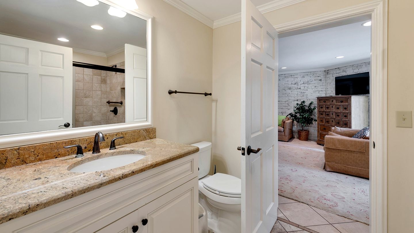 Expansive Beach House in Gated Community with Ocean Views in Georgetown, South Carolina