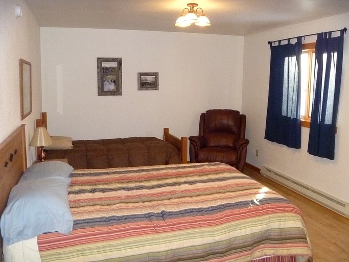 Hughes Mountain Lodge, Nature Lodges, Stanford, United States of