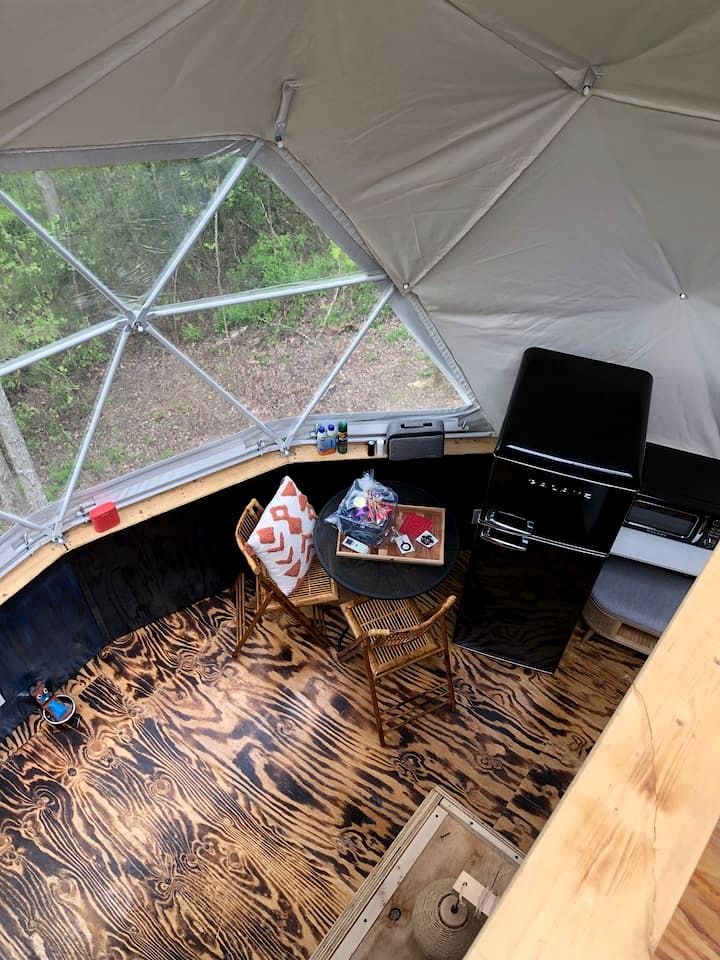 Cozy Dome Stay with Hot Tub near Natural Bridge & Red River Gorge, Kentucky