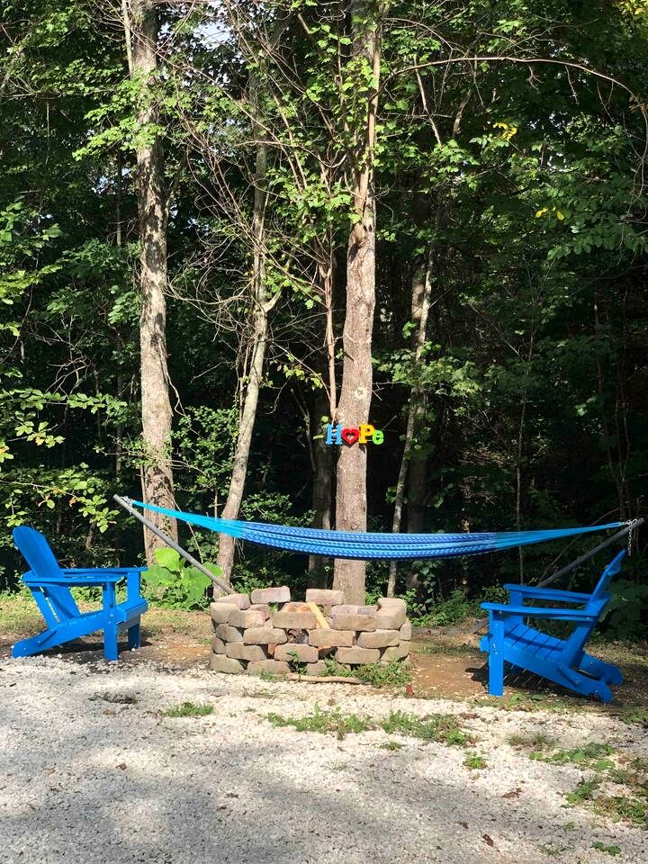 Cozy Dome Stay with Hot Tub near Natural Bridge & Red River Gorge, Kentucky